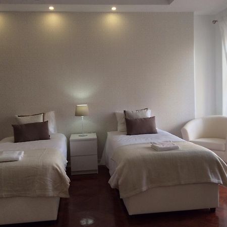 4U Lisbon IV Guesthouse Airport מראה חיצוני תמונה