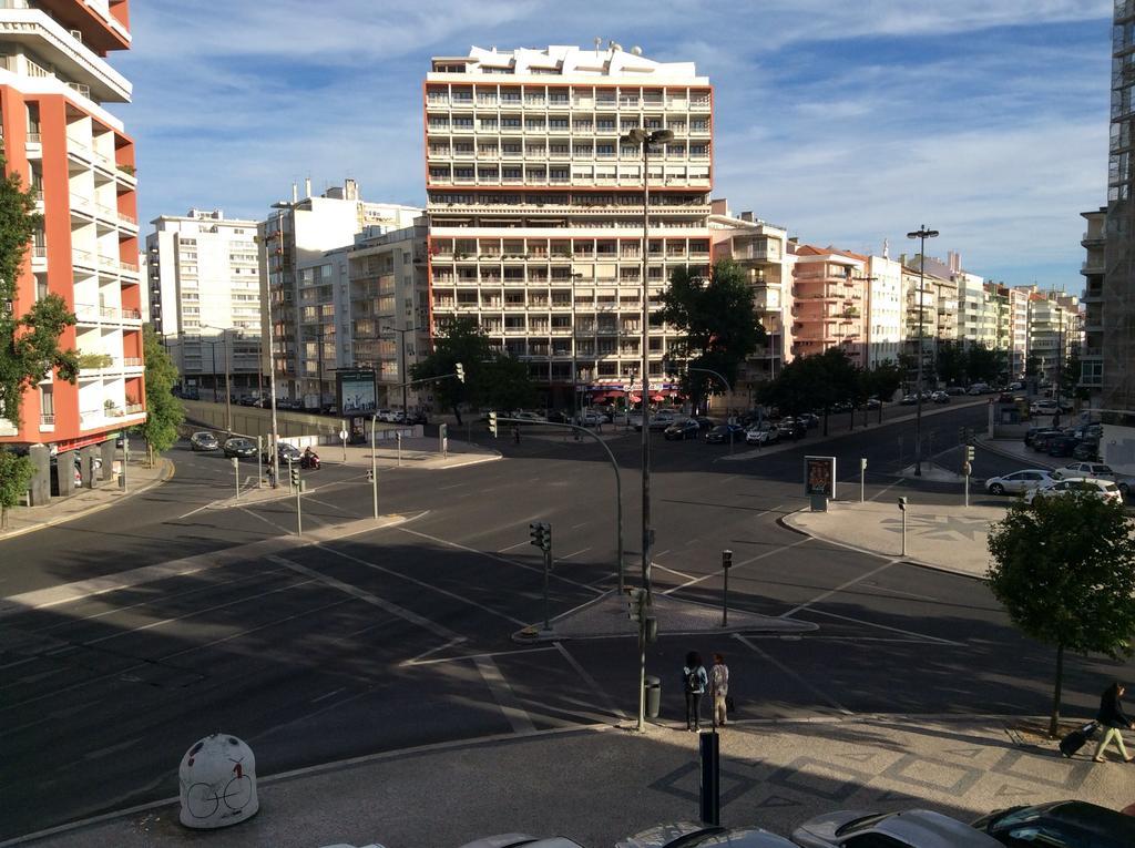4U Lisbon IV Guesthouse Airport מראה חיצוני תמונה