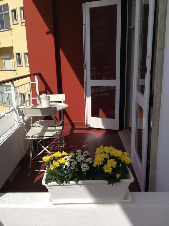 4U Lisbon IV Guesthouse Airport מראה חיצוני תמונה